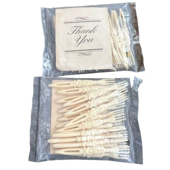Set of 36 Vintage 1950’s Plastic Hors D’Oeuvres Picks/Forks Cocktail Forks - Picture 1 of 2